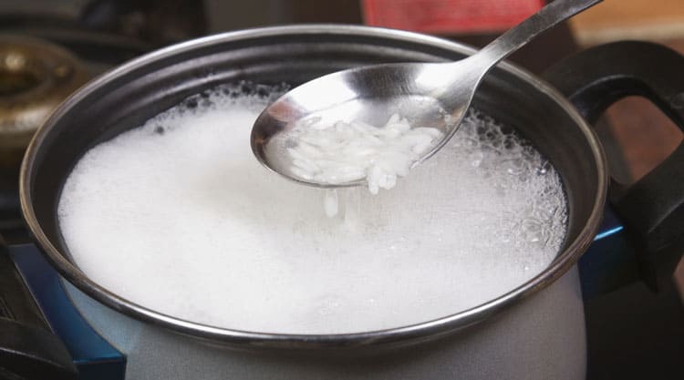 Boiling hot rice water