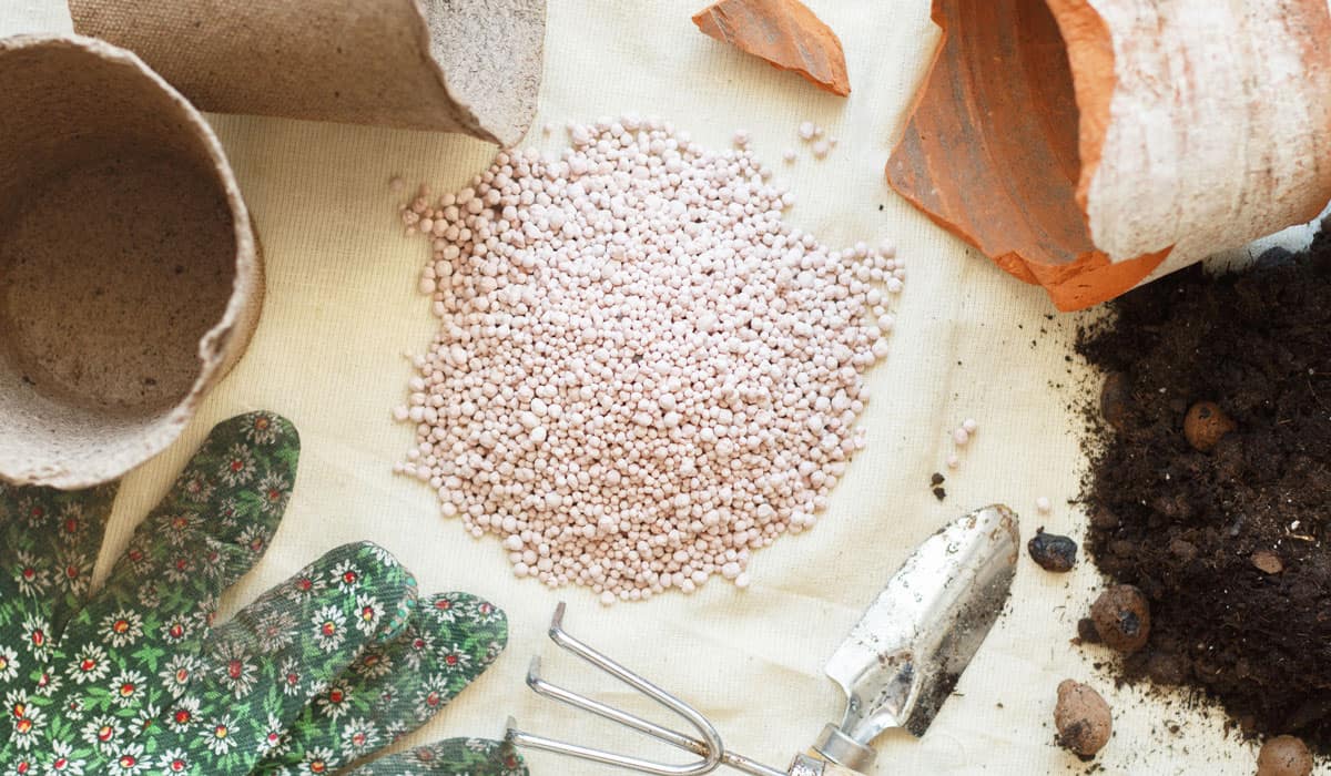 Garden supplies and Potassium fertilizer