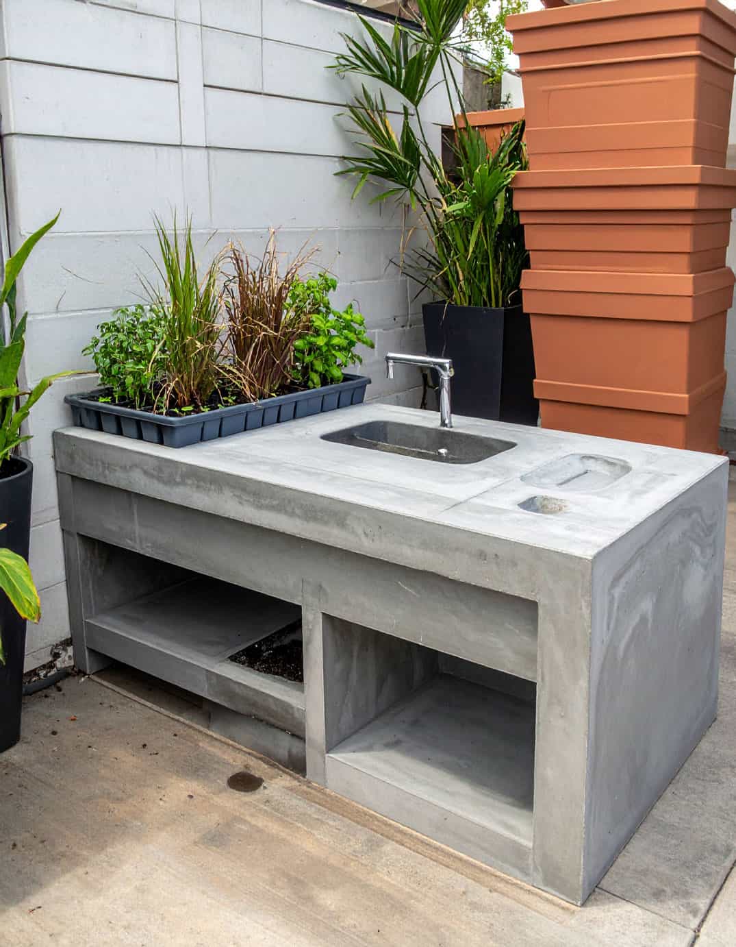 cement seedling station