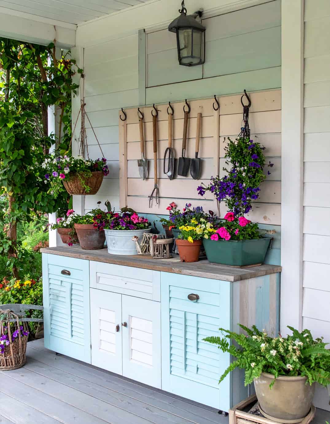 12 Cottagecore Potting Station Ideas For Your Garden 12 Cottagecore Potting Station Ideas For Your Garden