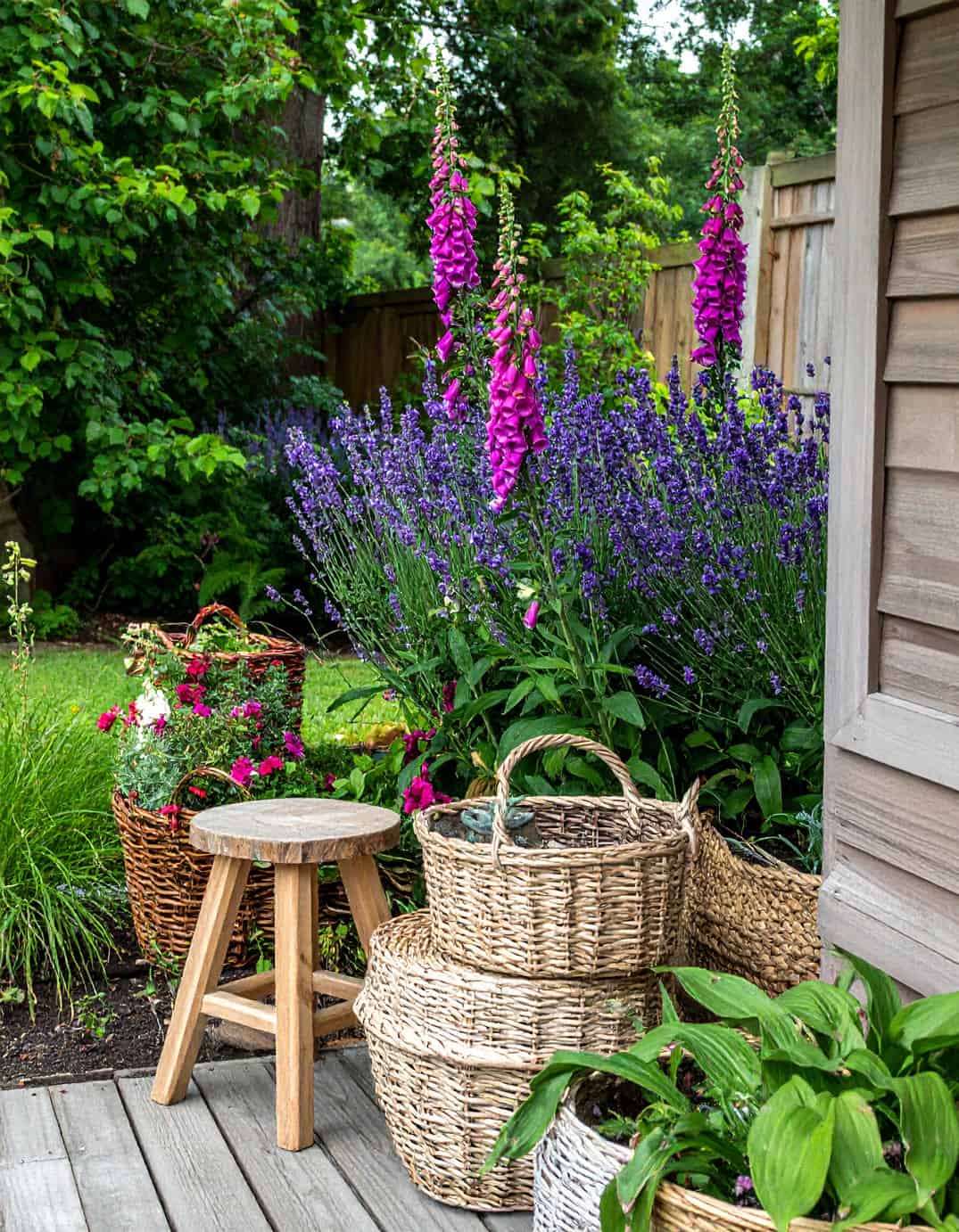 wicker garden nook